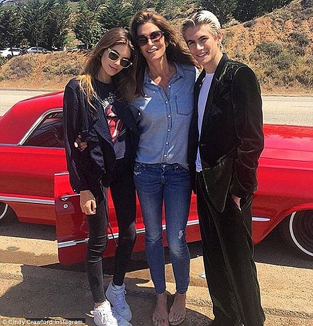 © Instagram, Синди с децата си Кая и Пресли