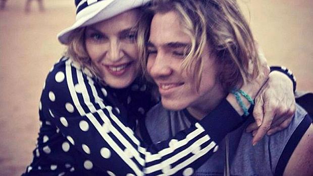 Мадона наема частен детектив заради сина си Роко