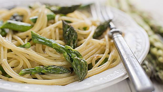 Лесно, вкусно и здравословно: спагетите със зелени аспержи 