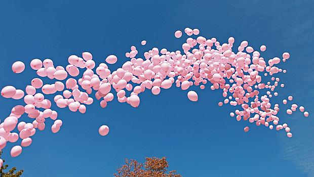 1200 розови балона полетяха в София