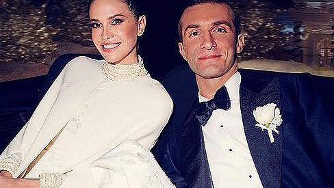 Снежната кралица: Дария Жукова показа снимки от сватбата си със Ставрос Ниархос
