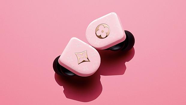 Стилни обици или брандирани слушалки от Louis Vuitton?