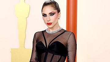Лейди Гага премина по килима на Оскарите облечена в черна