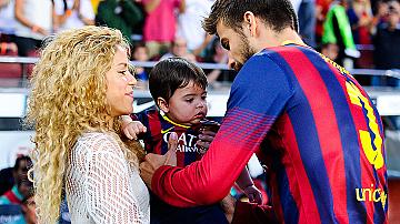 Децата на Шакира и Жерар Пике остават в Барселона при две условия