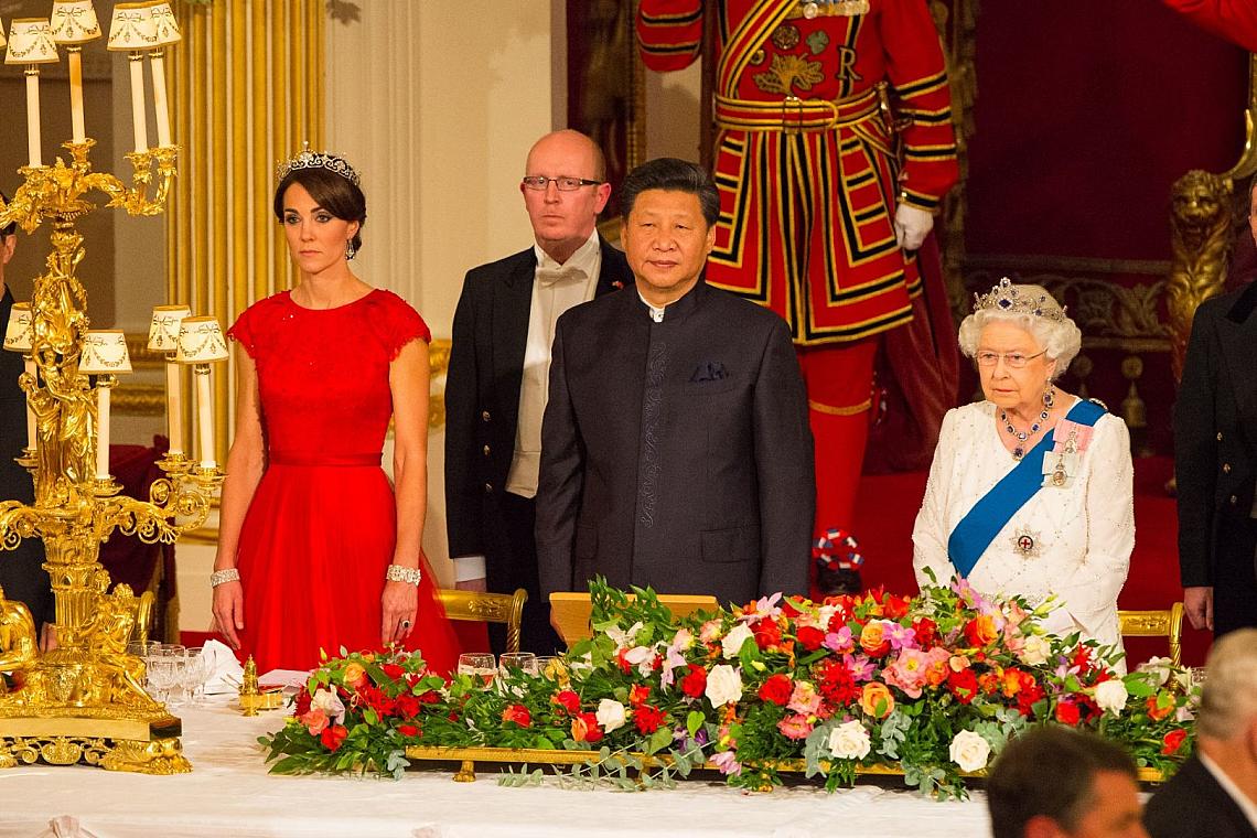 Херцогиня Катрин, китайският президент и Кралица Елизабет