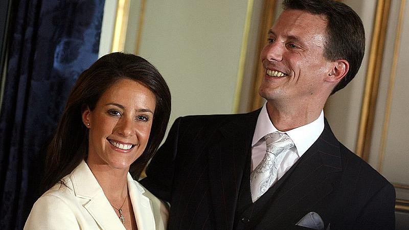 Oще една двойка напуска кралското семейство със скандал