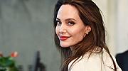 Как Анджелина Джоли учи децата си на феминизъм