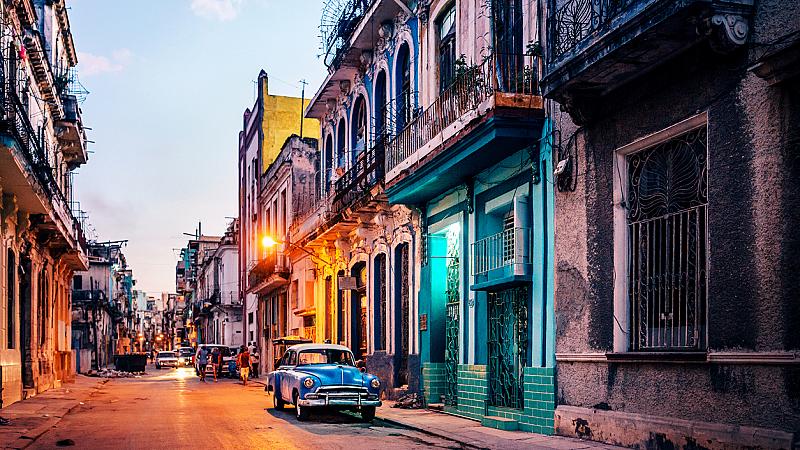 Кубинците ще имат официални хотели за любов