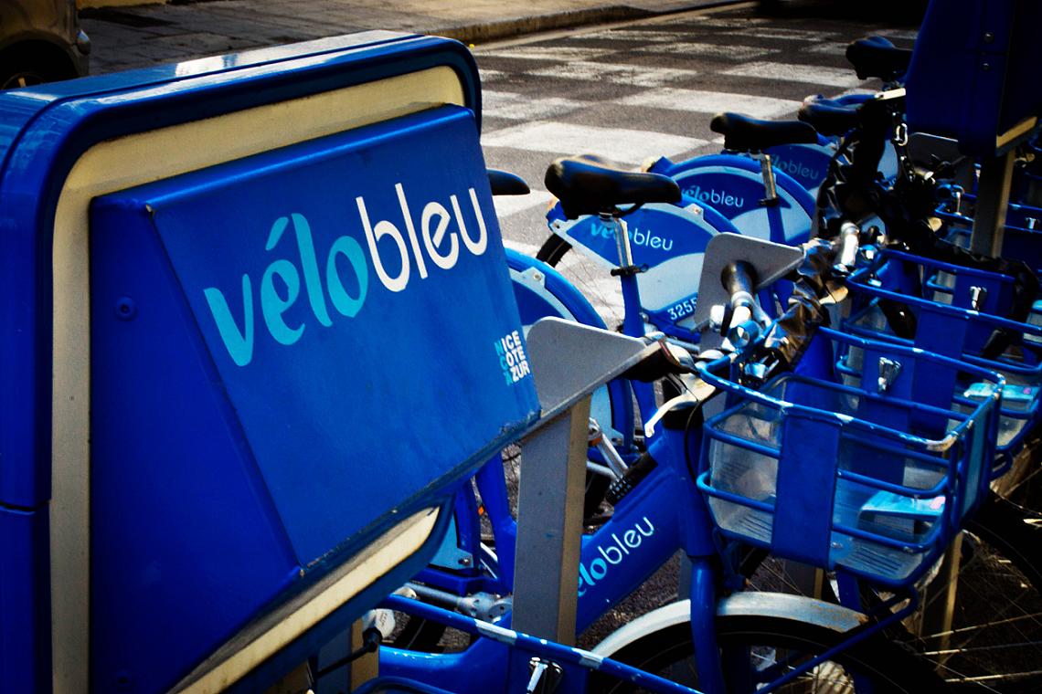 © iStock, Велосипедите под наем Velo Bleu струват 1,50 евро на ден, 5 евро на седмица или 15 евро годишно.
