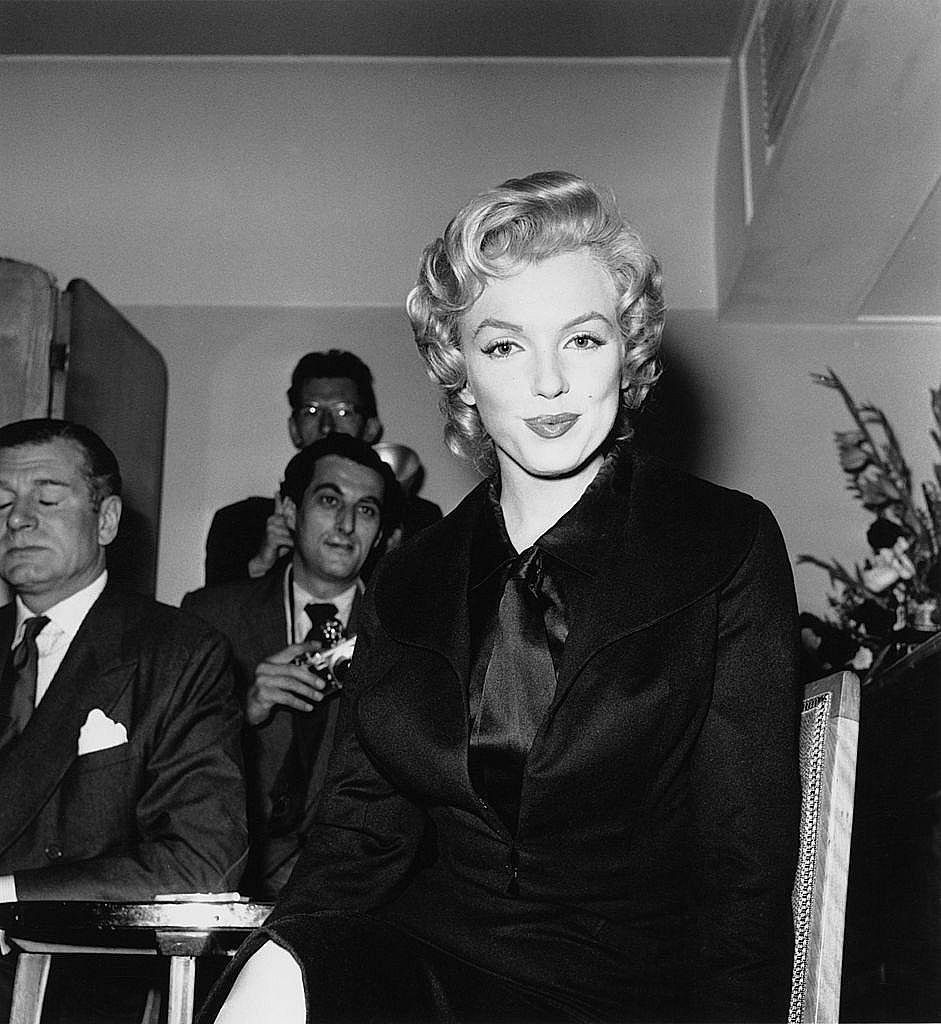 Мерилин на пресконференция в Хотел Савой през 1956 г. 