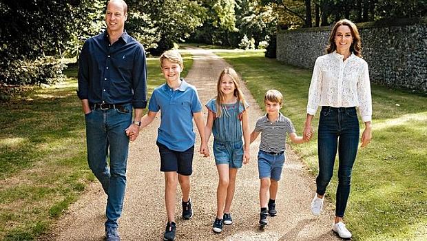 Принц Уилям и Кейт Мидълтън публикуваха коледната си картичка за 2022 г